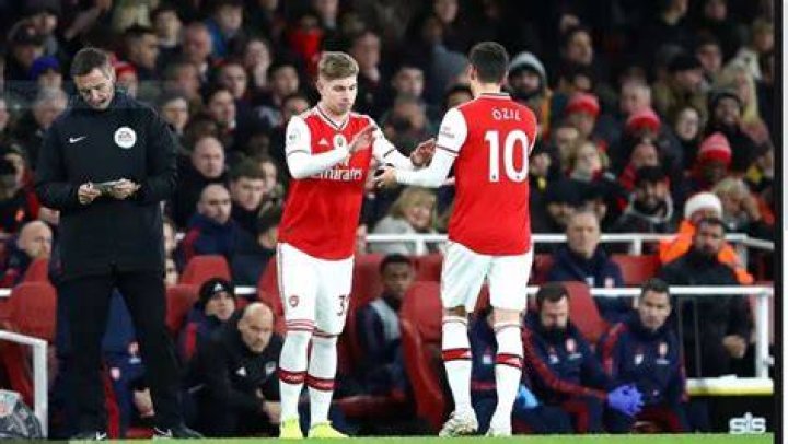 Smith Rowe sends hilarious 11word message to Ben White on Instagram