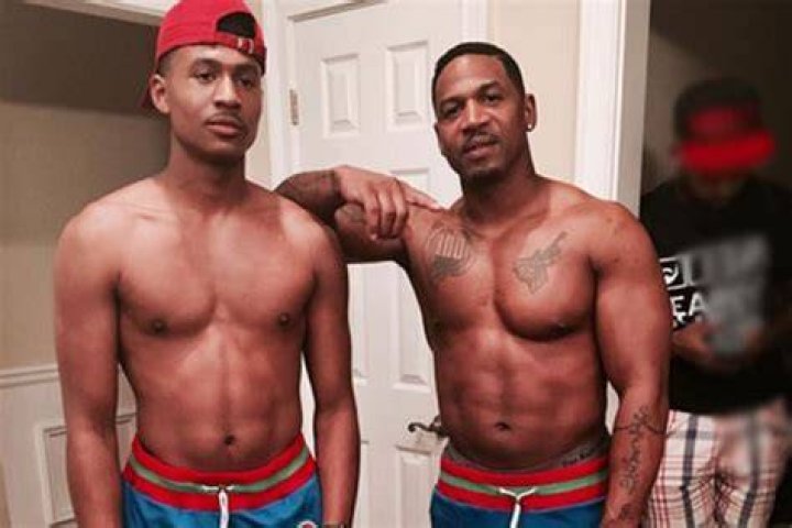 Stevie J and son kicked off Delta flight
