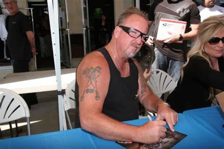 Storage Wars star Darrell Sheets has surgery for heart failure after