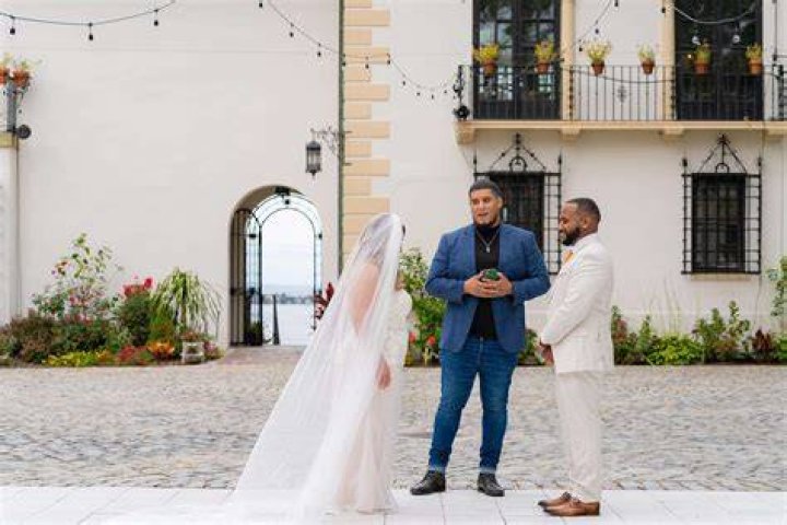 Stunning professional wedding photos of WGN&rsquo;s Erin McElroy and