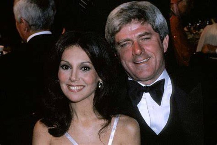 Terre and Marlo Thomas Marlo thomas, Celebrity siblings, Famous sisters