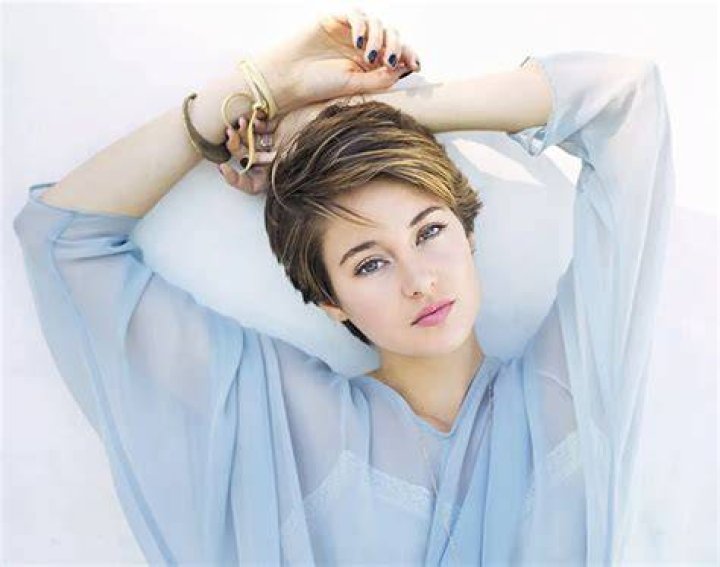 The 20 Weirdest Celeb Beauty Secrets Celebrity beauty secrets, French