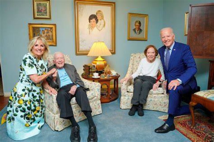 The Bidens are larger than the Carters in presidential photo
