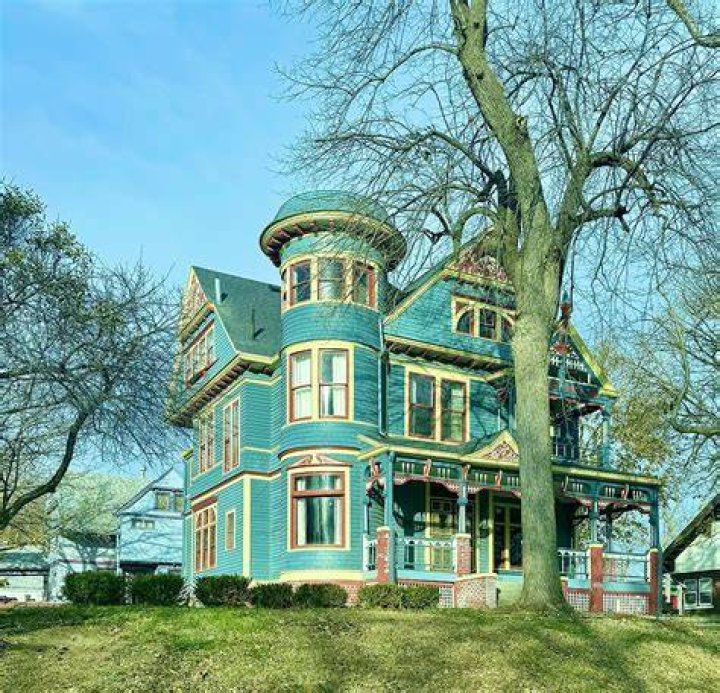 The Edgar Zabriskie Residence is located in the Bemis Park neighborhood