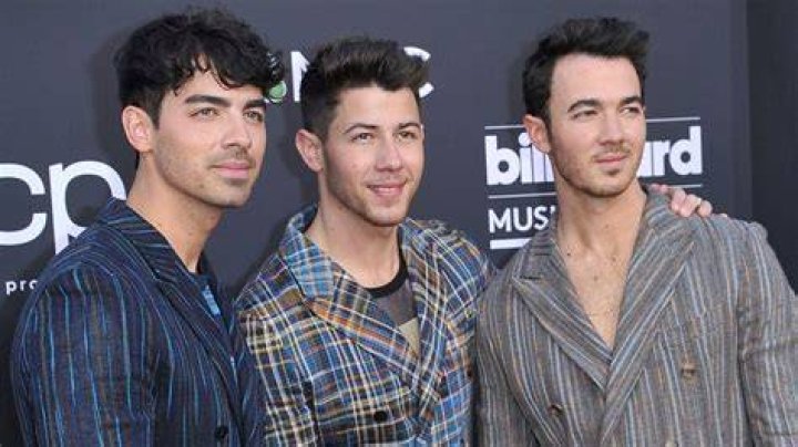 The Jonas Brothers Tried The Old Age Face App & We Can’t Unsee The Pic