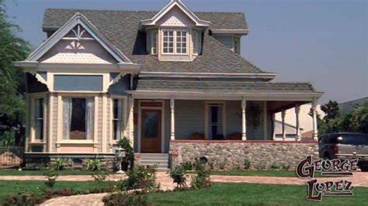 The Lopez&rdquo; House IAMNOTASTALKER