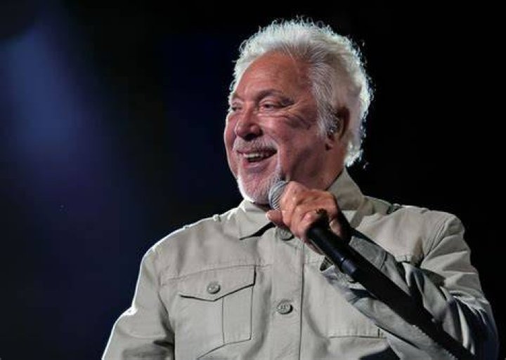 Tom Jones Made Promise to Wife Linda Before Her Death Closer Weekly