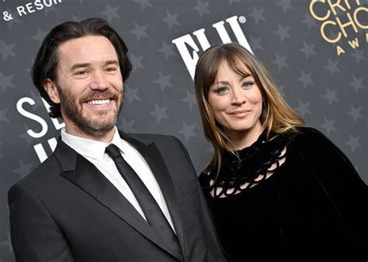 Tom Pelphrey and Kaley Cuoco Are Expecting Their First Child! Soap