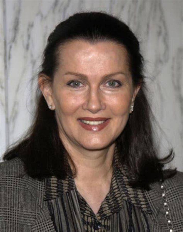 Veronica Hamel Height