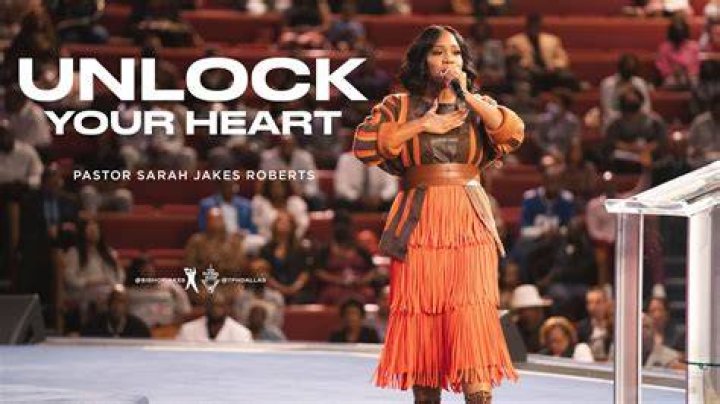 Video of Pastor Sarah Jakes Roberts&rsquo; Wig Falling Off During Her Sermon