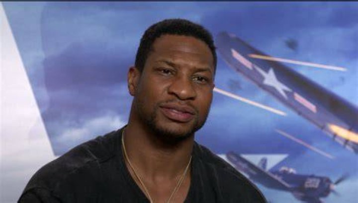 Watch Jonathan Majors take on Idris Elba in 'The Harder They Fall