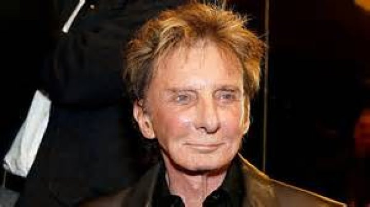 What does Barry Manilow do while he&rsquo;s Quarantined? WGN Radio 720