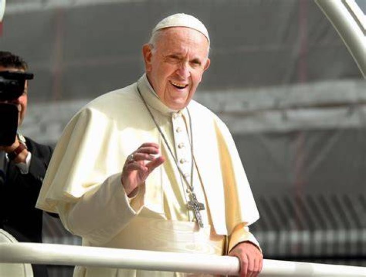 What is the pope's hat called? Pope Web Vatican 2023