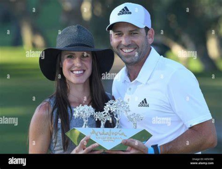 Who is Angela Akins Golf Channel reporter and wife of Sergio Garcia