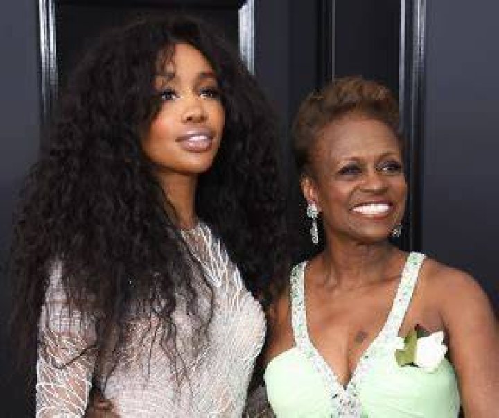 Who Is SZA Sister Panya Jamila? Brother Daniel, And Family