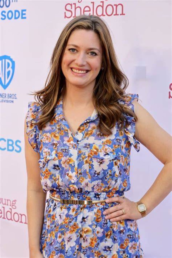 Zoe Perry's Instagram, Twitter & Facebook on IDCrawl