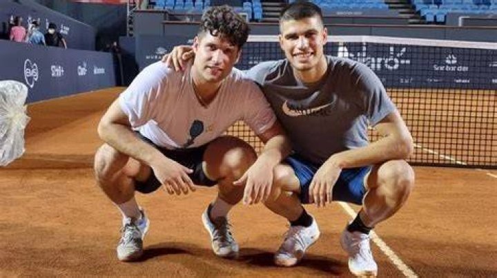 &Aacute;lvaro, hermano mayor de Carlos Alcaraz, pasa a formar parte del equipo